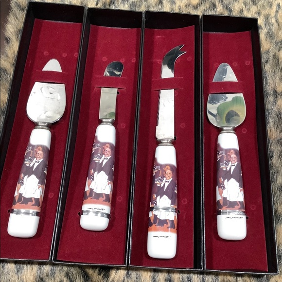 FROM DISNEY RESORTS CHEESE SPREADER SET - Picture 1 of 11